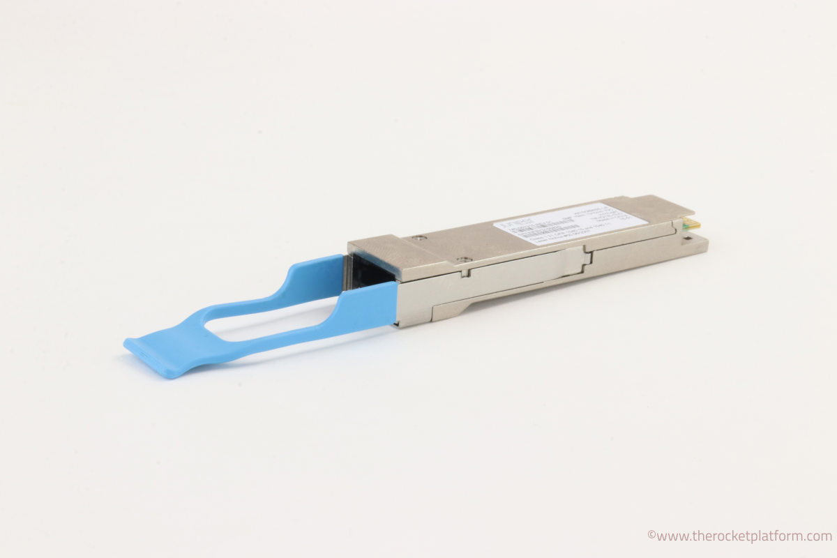 740-057315 - Juniper QSFP+ 40G Breakout 4x10GBASE LR 10km SMF MPO-12 APC Receptacle