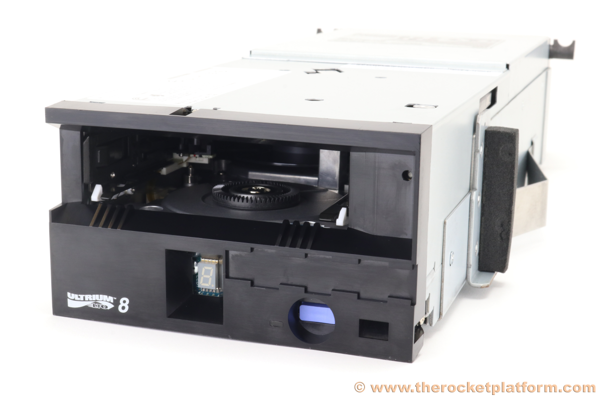 02CE221 IBM 3584 (TS3500) LTO8 FC Tape Drive