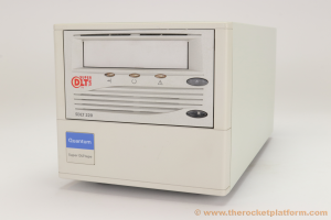 TR-S12BA-YF - Quantum SDLT220 External Tabletop SCSI Tape Drive